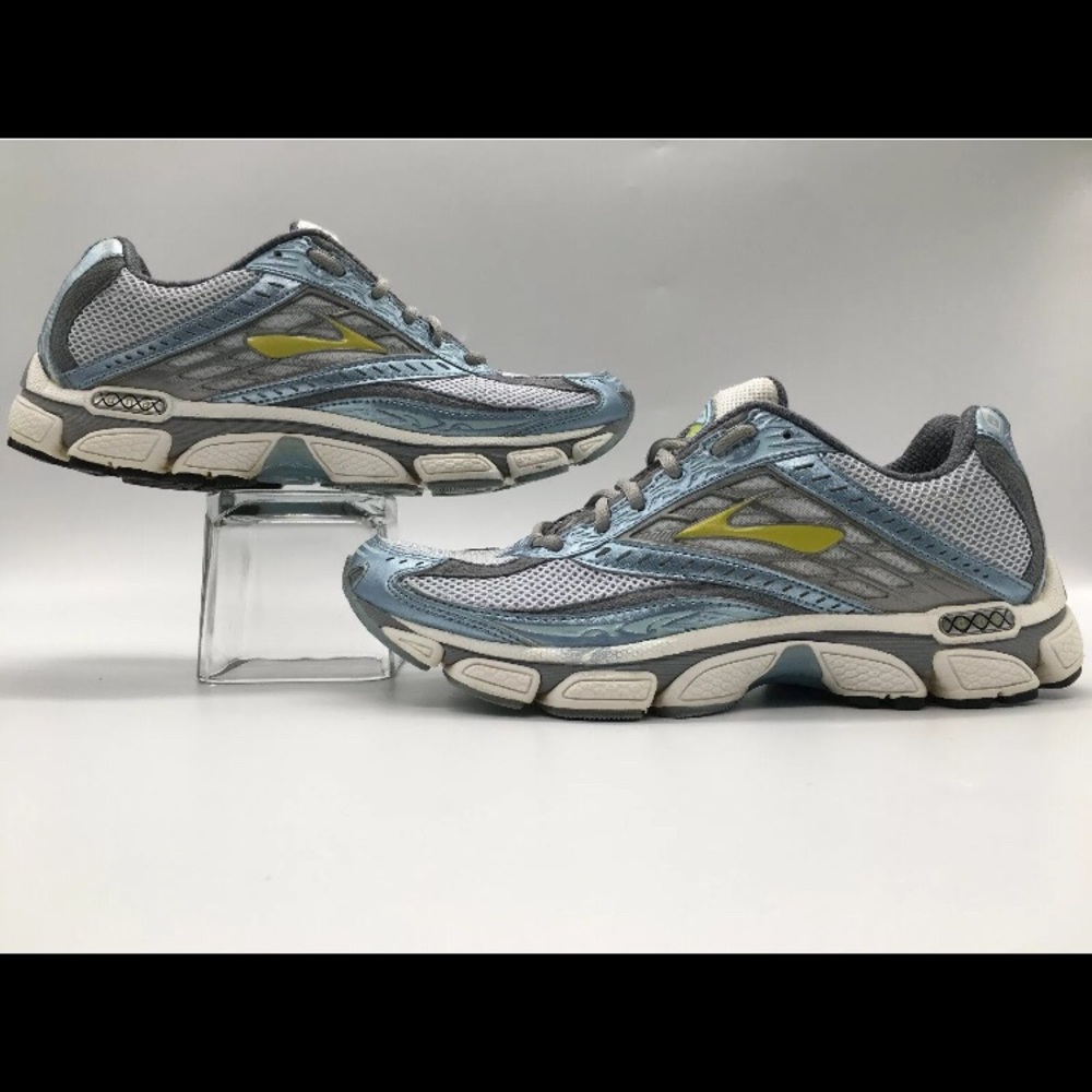 Brooks Women's Glycerin 8 Running Shoe  Size 10